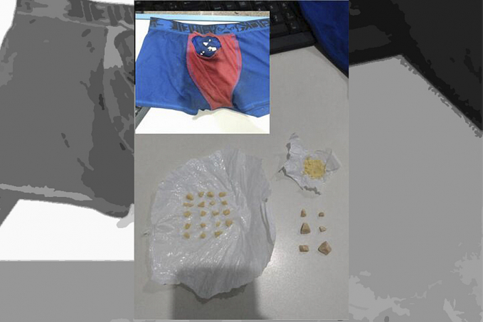 DROGA NA CUECA Polícia Militar prende três pessoas por tráfico de