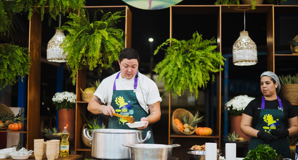 Feira Do Produtor Do Sicoob Sabor Aula Show Do Chef J Nior Marinho