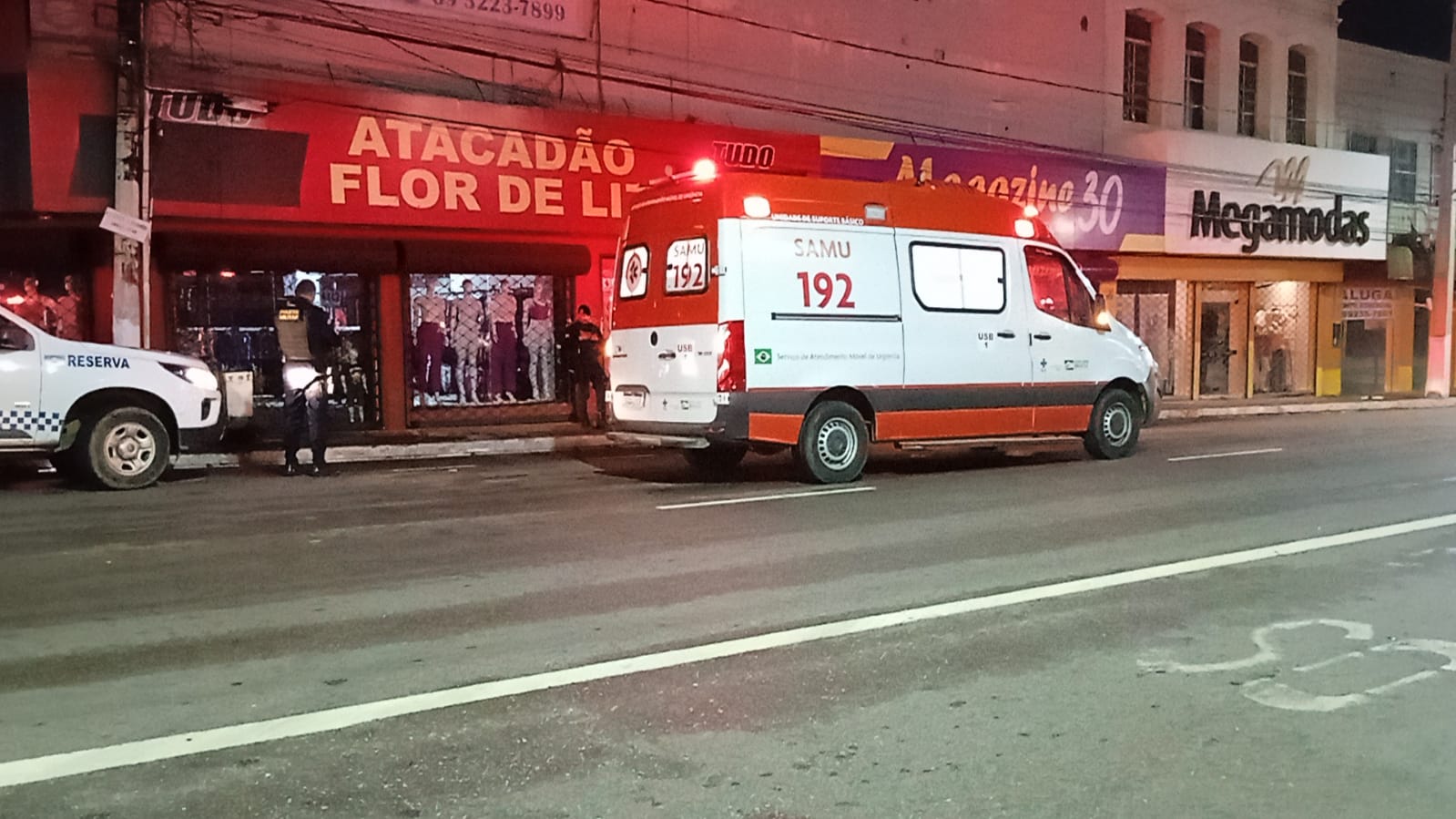 Homem Atacado A Facadas Ap S Causar Confus O Em Bar E Suspeito Ser