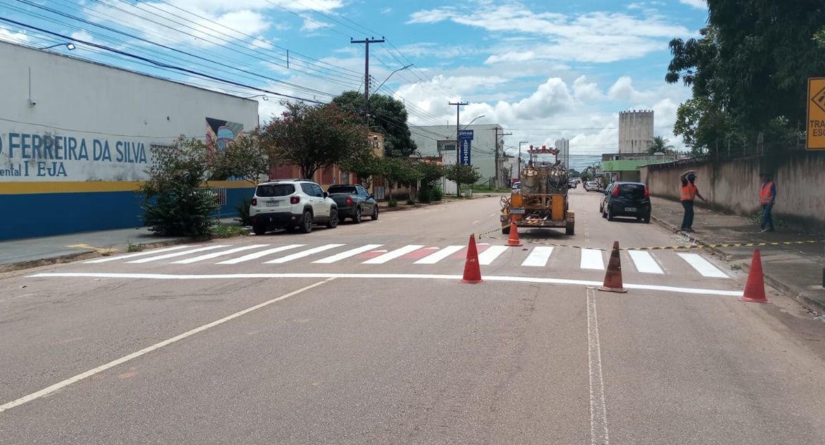 Prefeitura Conclui Pintura Customizada Em Faixas De Pedestres Pr Ximas