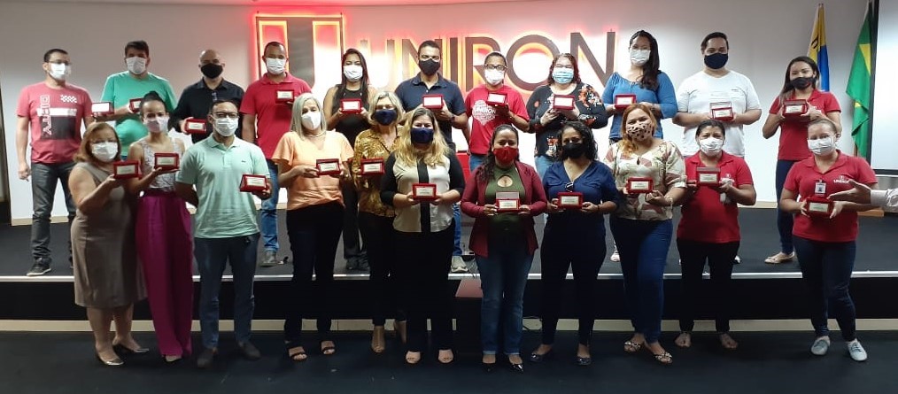 UNIRON homenageia funcionários por tempo de casa - News Rondônia