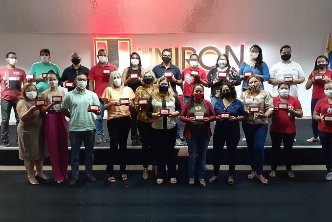 UNIRON homenageia funcionários por tempo de casa - News Rondônia