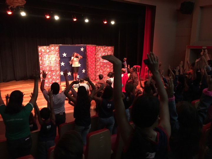 COM ENTRADA GRATUITA, MAIS DE 400 CRIANÇAS VÃO AO TEATRO, EM PORTO VELHO - News Rondônia