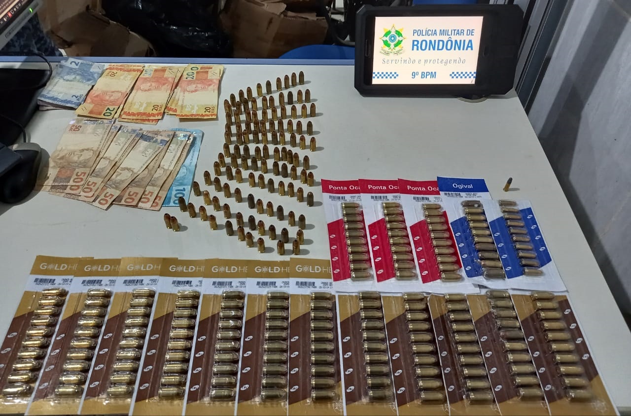 MEIA TONELADA - Em vídeo, PM apreende maconha, dinheiro e mais de 300 munições - News Rondônia