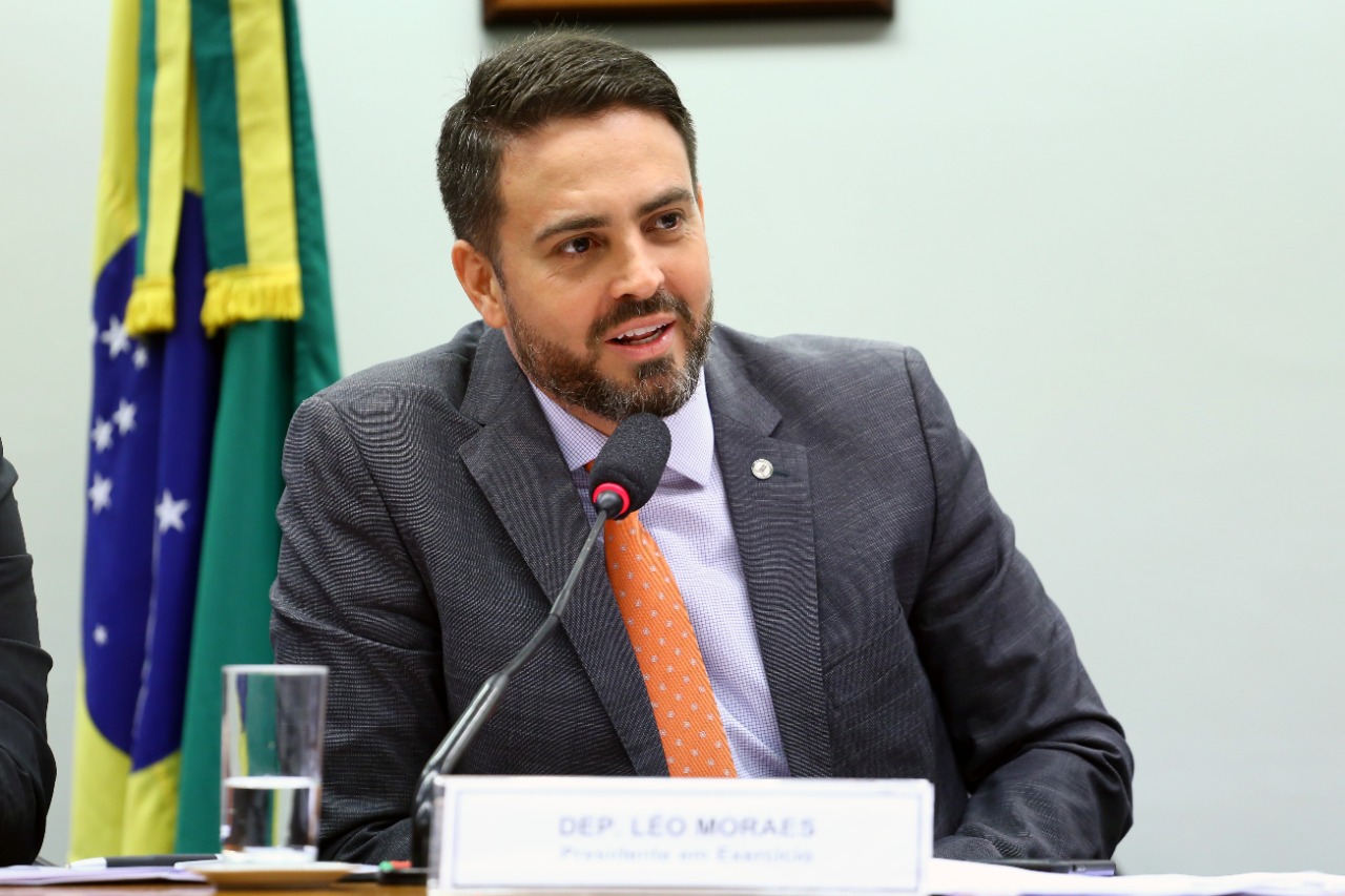 Projeto de Léo Moraes proíbe cobrança antecipada para garantir vaga de aluno - News Rondônia