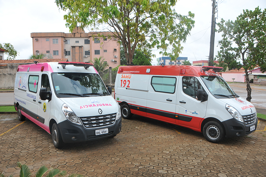 PREFEITURA ENTREGA AMBULÂNCIAS PARA MATERNIDADE MUNICIPAL E DISTRITO DE JACI-PARANÁ - News Rondônia