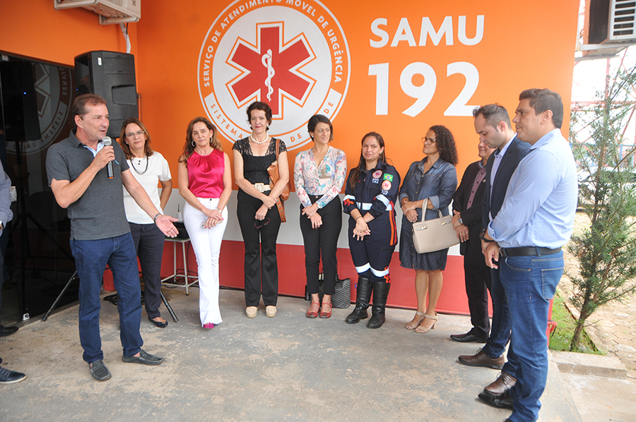 PREFEITURA ENTREGA AMBULÂNCIAS PARA MATERNIDADE MUNICIPAL E DISTRITO DE JACI-PARANÁ - News Rondônia