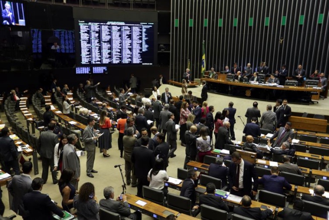 NÚMERO DE NEGROS NA CÂMARA CRESCE, MAS NÃO CHEGA A UM QUARTO DO TOTAL - News Rondônia