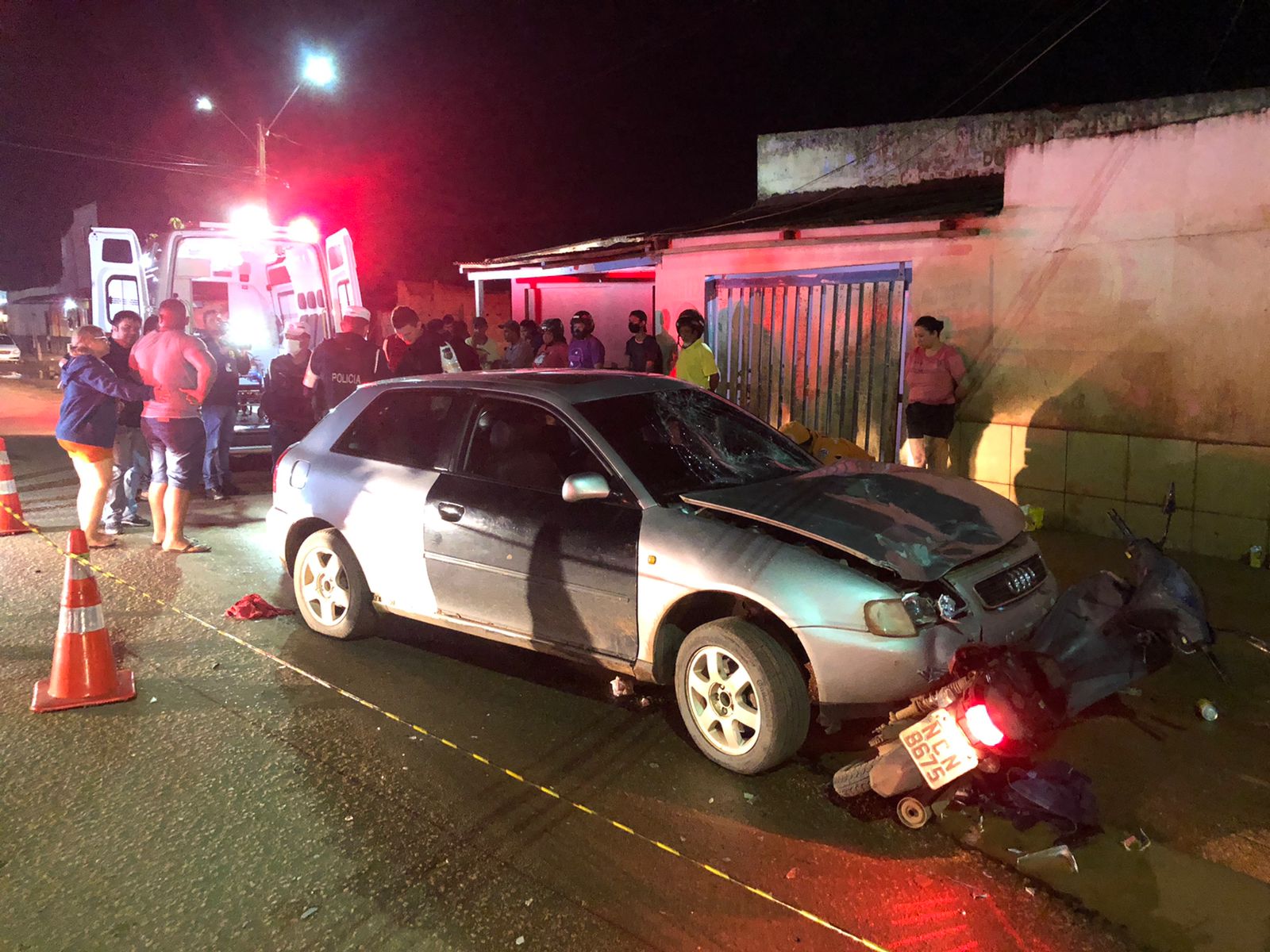 COLISÃO VIOLENTA - Mulheres ficam gravemente feridos após serem atingidas por carro - News Rondônia