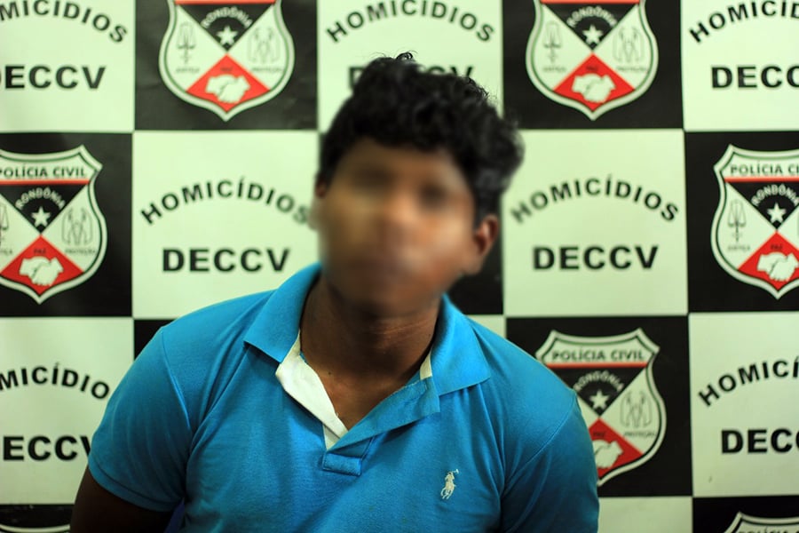 FILHO QUE MATOU A MÃE COM GOLPES DE FACA É PRESO E CONTA PIADA NA DELEGACIA DE HOMICÍDIOS - News Rondônia