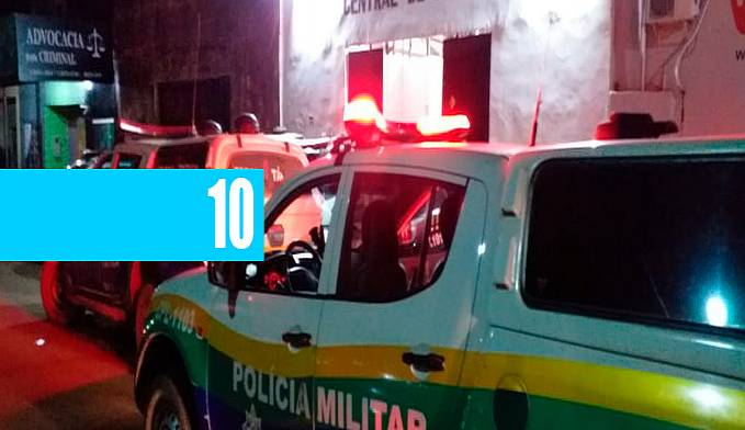 Mulher ataca homens a golpes de faca após furtar caneca em festa - News Rondônia