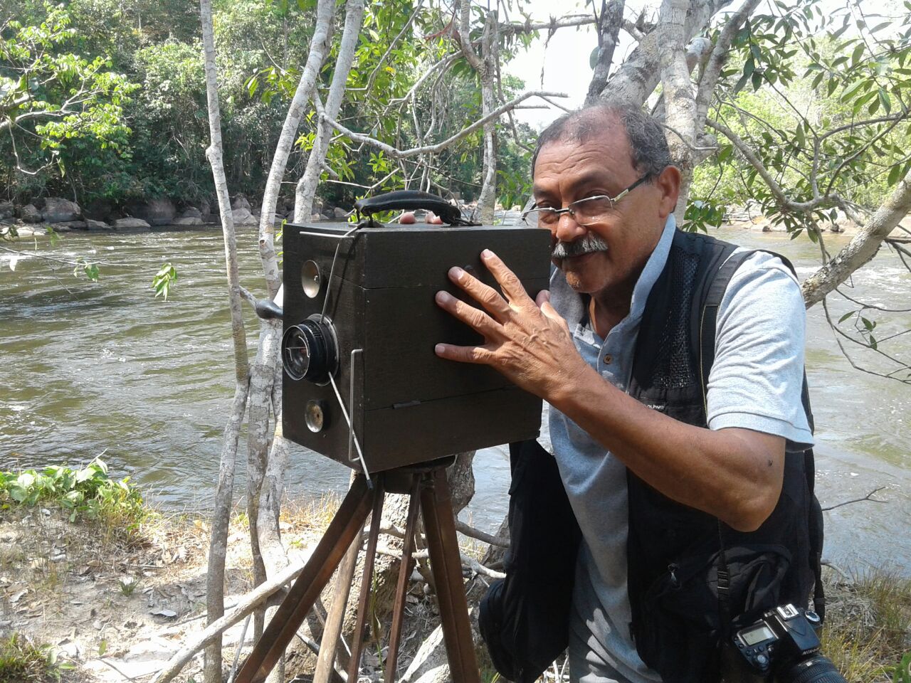 LENHA NA FOGUEIRA: HOJE FESTEJAMOS O ANIVERSÁRIO DO FOTOGRAFO ROSINALDO MACHADO - News Rondônia
