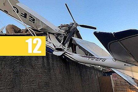 AVIÃO CAI EM ÁREA RESIDENCIAL E DEIXA FERIDOS EM GOIÂNIA - News Rondônia