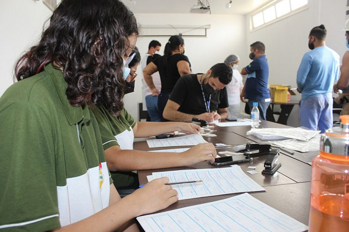 Trabalhadores portuários são vacinados contra Influenza e recebem dose de reforço contra a covid-19 - News Rondônia