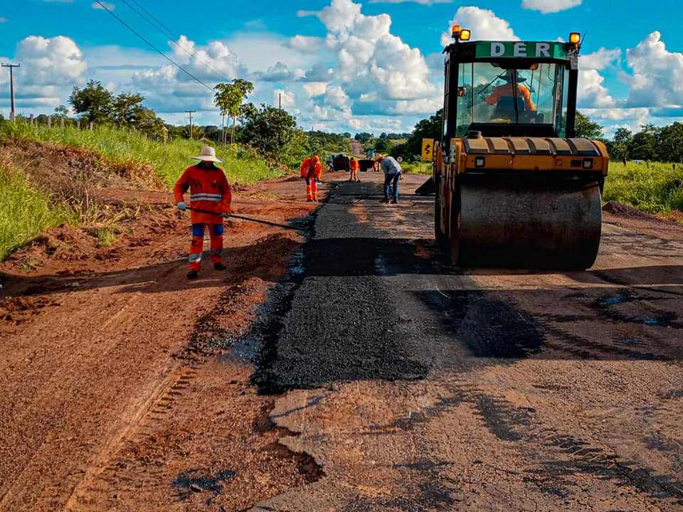 Trabalhos de recuperação atendem trecho da rodovia 479, que liga Estrela de Rondônia à BR-364 - News Rondônia