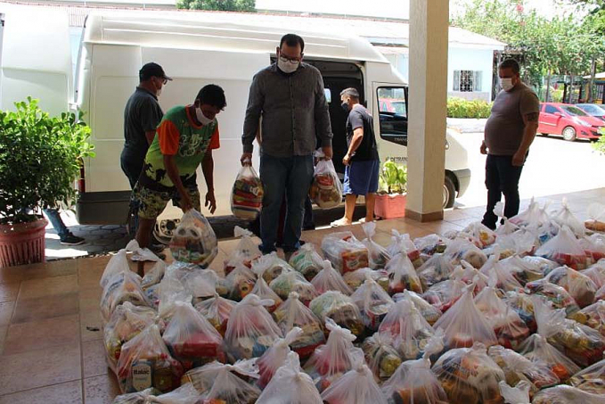 SOLIDARIEDADE - Detran Rondônia entrega cestas básicas em comemoração aos 35 anos da Autarquia; produtos foram arrecadados pelos servidores - News Rondônia
