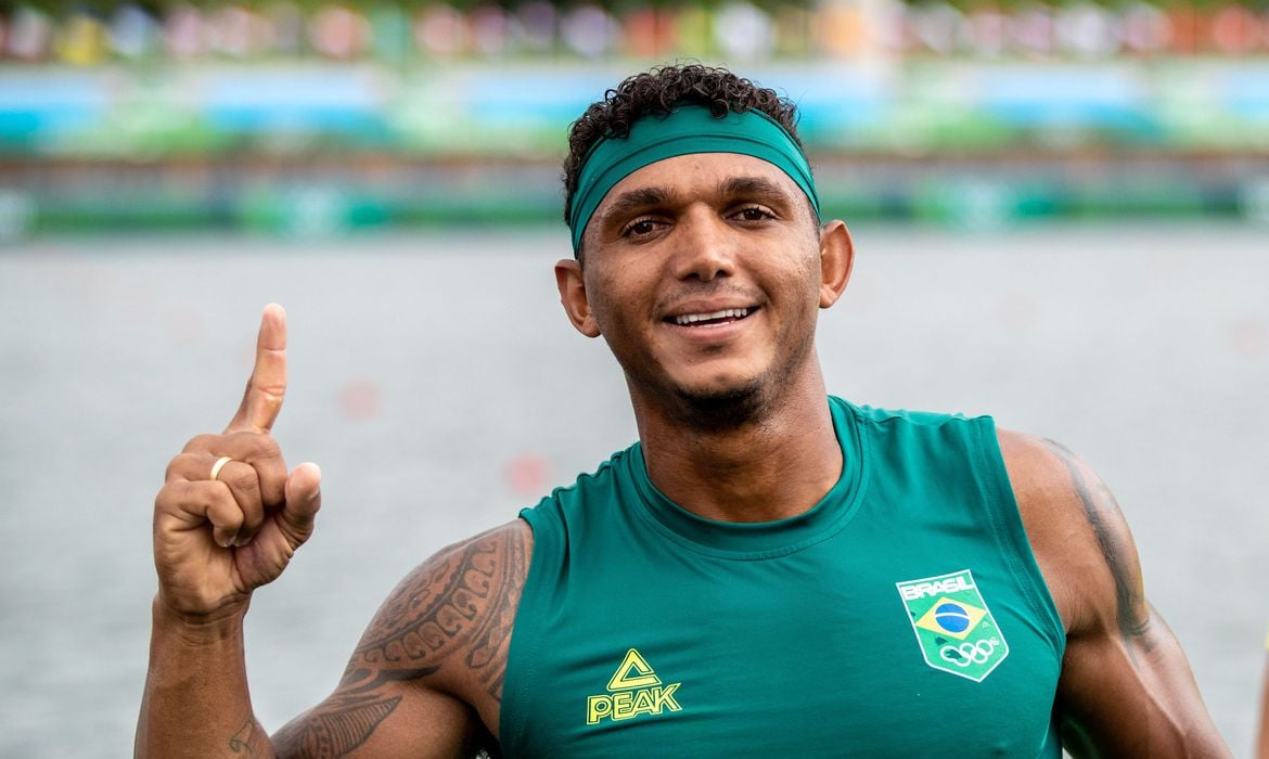 Isaquias Queiroz é ouro na canoagem de velocidade - News Rondônia