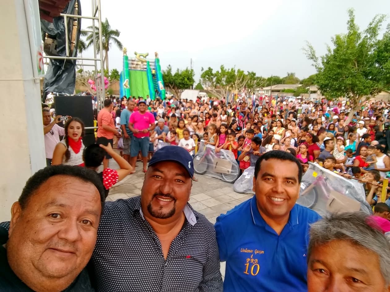 BOMBA EM CANDEIAS  GARÇOM TRANSFORMA FESTA DAS CRIANÇAS EM PALANQUE PARA ATACAR O PREFEITO LUIS IKENOHUCHI, E FAZ GRAVES ACUSAÇÕES QUE NEM A POLICIA FEZ - News Rondônia