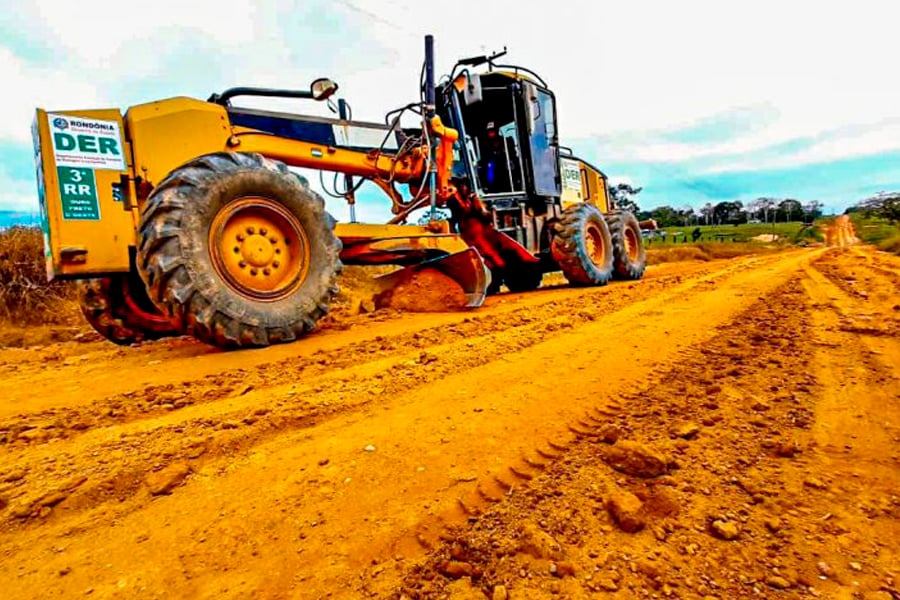 Equipes da Regional do DER em Ouro Preto do Oeste finalizam serviços em estradas primárias - News Rondônia