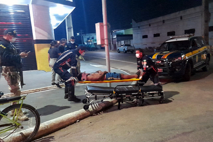 OMISSÃO: Motorista foge após atropelar ciclista em cruzamento da Avenida Jorge Teixeira - News Rondônia