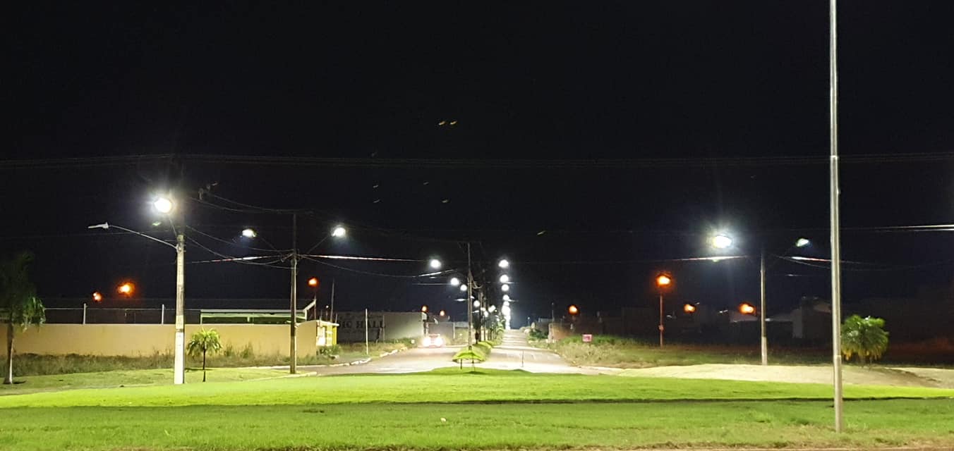 Luminárias de Led na principal avenida do Savana Park são acesas - News Rondônia