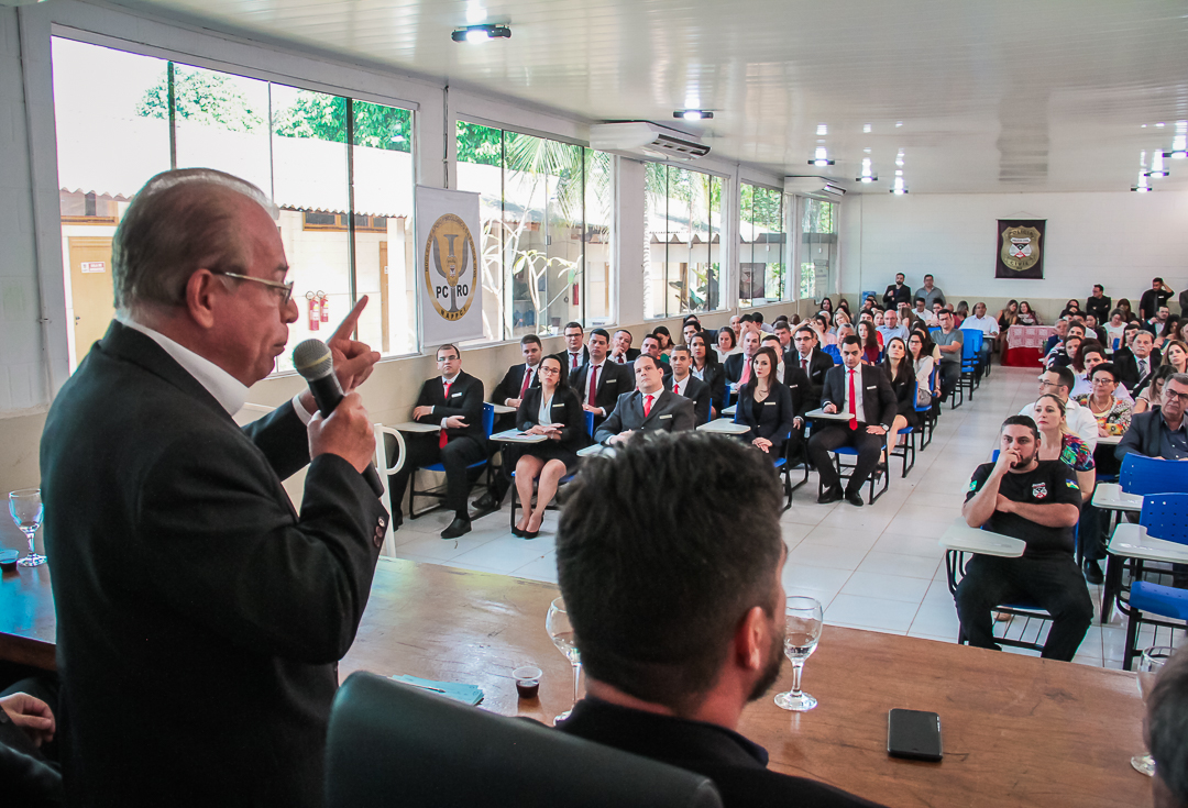 NOVA TURMA DE DELEGADOS E PERITOS CRIMINAIS REFORÇARÁ AÇÃO DA POLÍCIA CIVIL NA ELUCIDAÇÃO DE CRIMES EM RONDÔNIA - News Rondônia