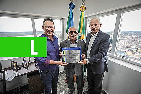 DEPUTADO AIRTON GURGACZ ENTREGA TÍTULO DE CIDADÃO HONORÍFICO DO ESTADO A PEDRO BARBOSA NETO - News Rondônia