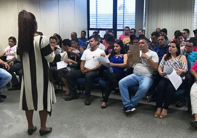 PROFESSORA TRANS XINGADA DÁ AULA A SEUS AGRESSORES, REJEITOU INDENIZAÇÃO - News Rondônia