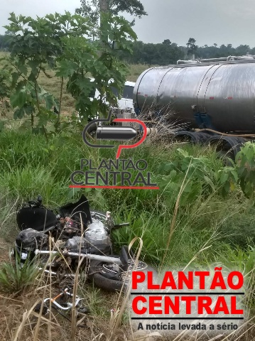 TRAGÉDIA! AGRICULTOR MORRE APÓS BATER EM CAMINHÃO LEITEIRO. - News Rondônia