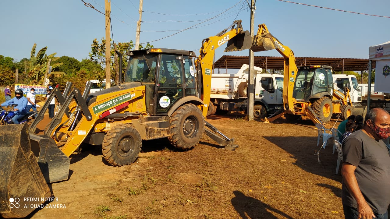 Governador conhece potencial chacareiro com o programa porteira à dentro no Jardim Santana e estrada dos periquitos - News Rondônia