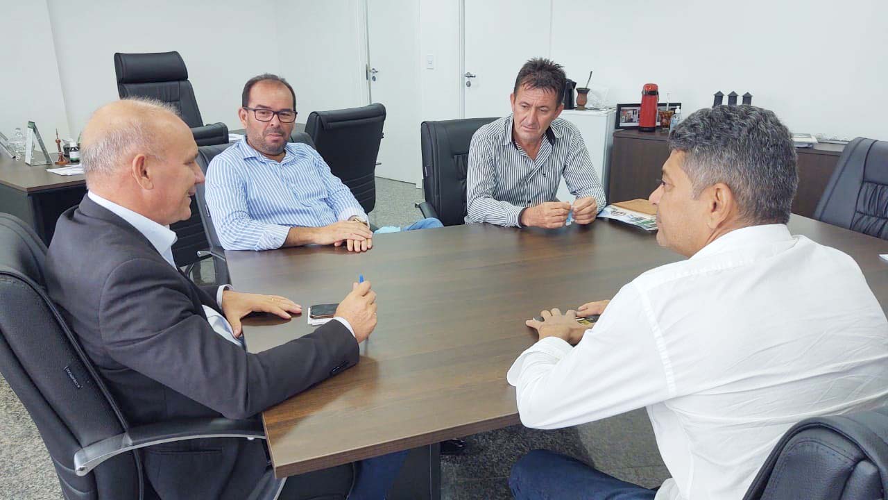 Prefeito reeleito de Nova Brasilândia agradece deputado Ezequiel Neiva por destinação de recursos - News Rondônia