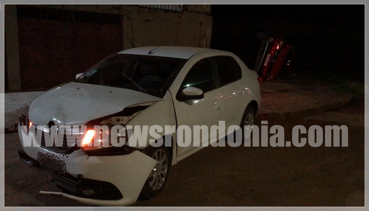 Motorista avança preferencial e capota carro após ser atingido por outro em cruzamento - News Rondônia