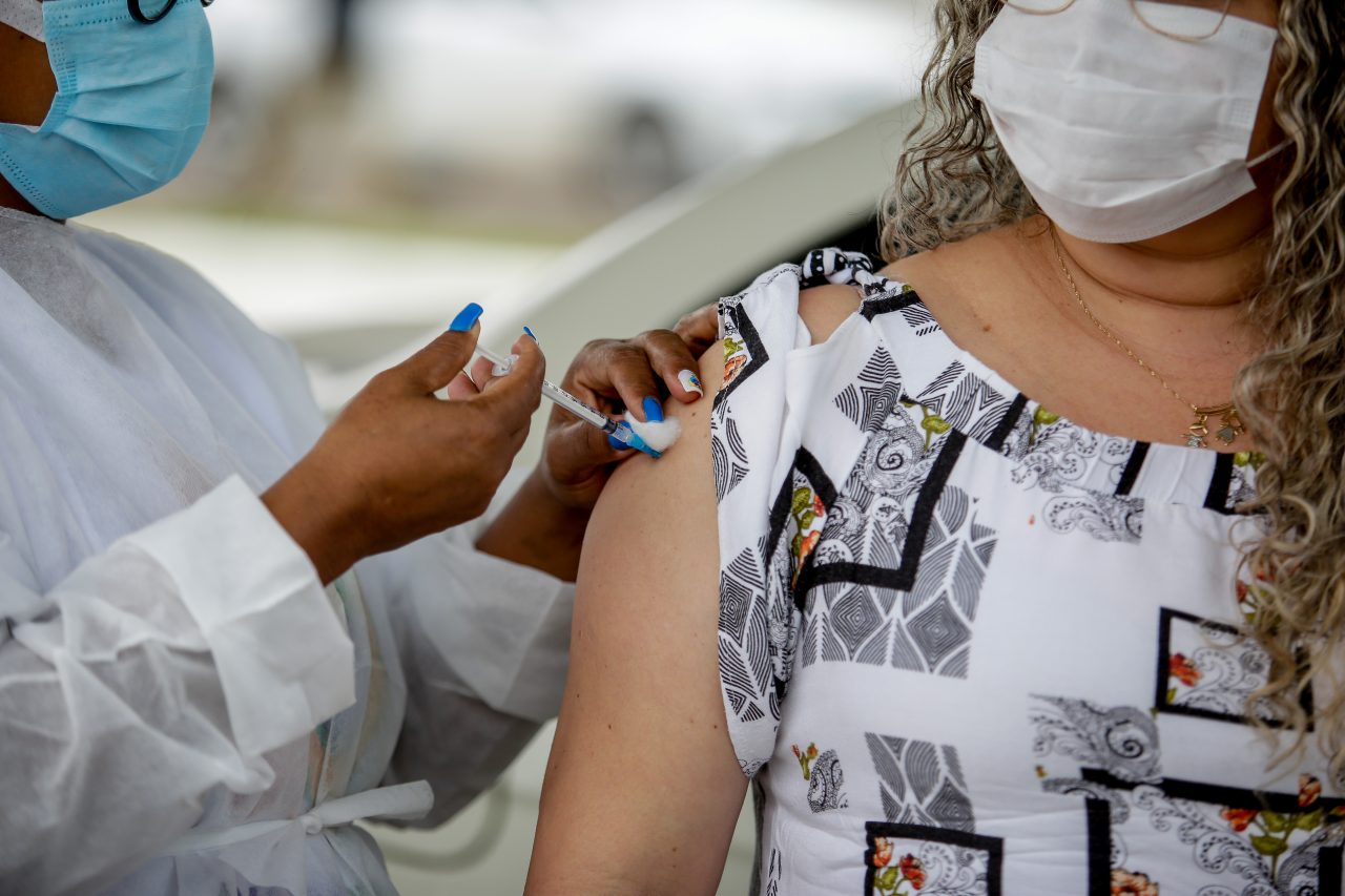 Governo de Rondônia autoriza redução de intervalo da 2ª dose das vacinas AstraZeneca e Pfizer - News Rondônia
