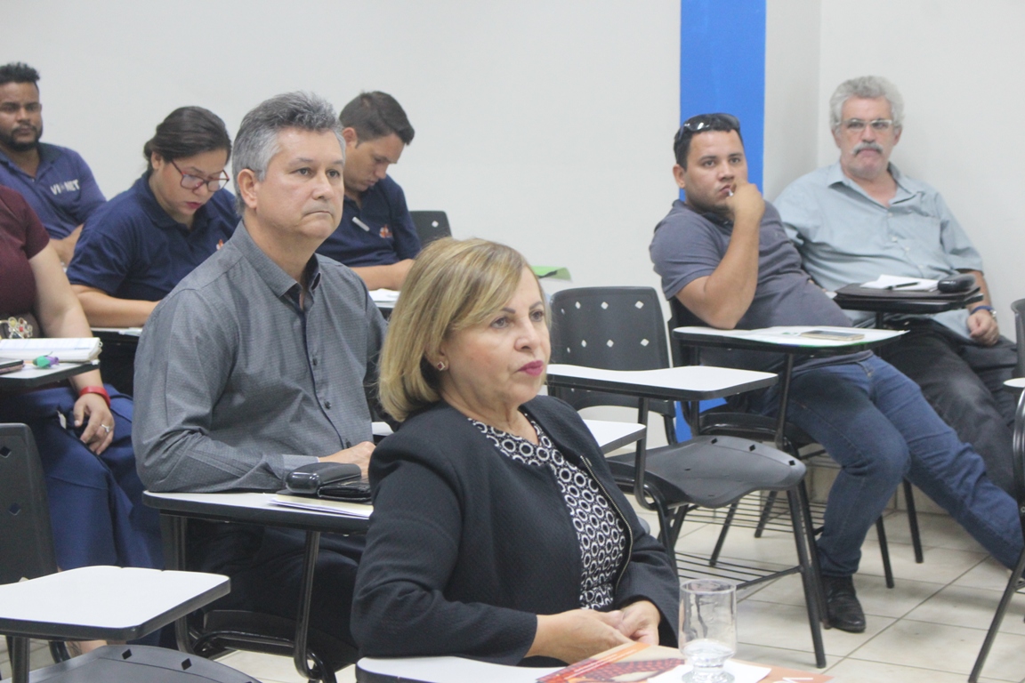 EMPRESÁRIOS SÃO ORIENTADOS SOBRE O USO DE LINHAS DE FINANCIAMENTO DO BNDES - News Rondônia