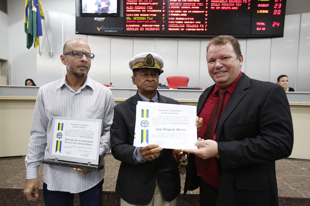 SESSÃO SOLENE PARA ENTREGA DE VOTO DE LOUVOR AOS FERROVIÁRIOS DA EFMM - News Rondônia