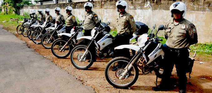 TRÂNSITO: AGENTES DA SEMTRAN REALIZAM BLITZ EDUCATIVA NO PORTO GRANELEIRO - News Rondônia