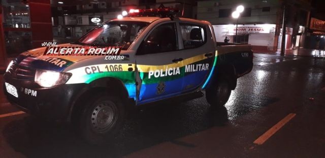 CONDUTORA DE AUTOMÓVEL AVANÇA VIA PREFERENCIAL E PROVOCA ACIDENTE COM VIATURA DA PM - News Rondônia