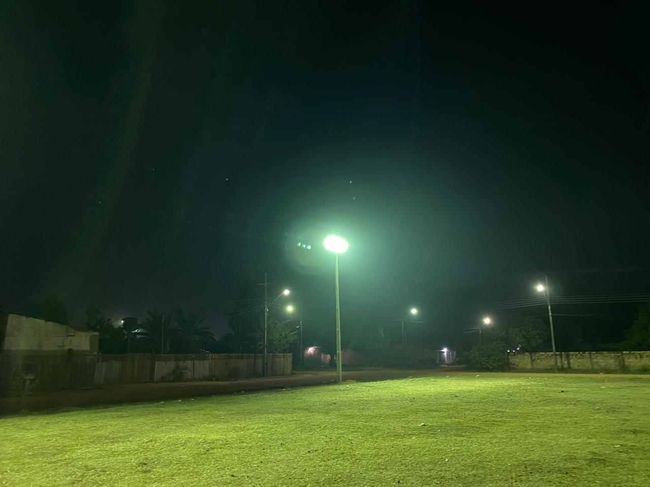 PROEQUIPA: Prefeitura da capital ilumina praça e campo de futebol do bairro Mariana - News Rondônia