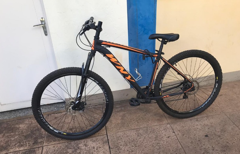 Jovem tem bicicleta furtada em seu primeiro dia de trabalho em frente ao Shopping - News Rondônia