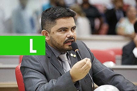 JESUÍNO BOABAID CONCEDE MEDALHA DE MÉRITO A SOLDADO DA POLÍCIA MILITAR - News Rondônia