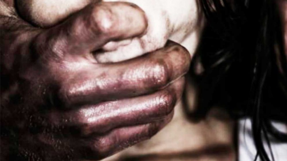 MENINA DE 12 ANOS É ESTUPRADA E ESPOSA DENUNCIA MARIDO - News Rondônia