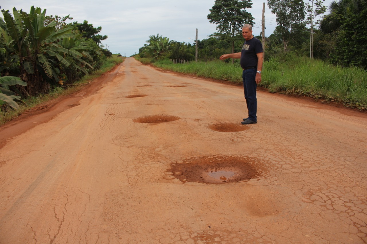 DEPUTADO ADELINO FOLLADOR CONSTATA MÁ CONSERVAÇÃO DA RO 257 - News Rondônia