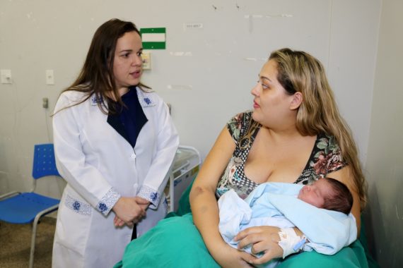 EQUIPE MÉDICA DO CENTRO OBSTÉTRICO DO HOSPITAL DE BASE REALIZA PARTO RARO EM PORTO VELHO - News Rondônia