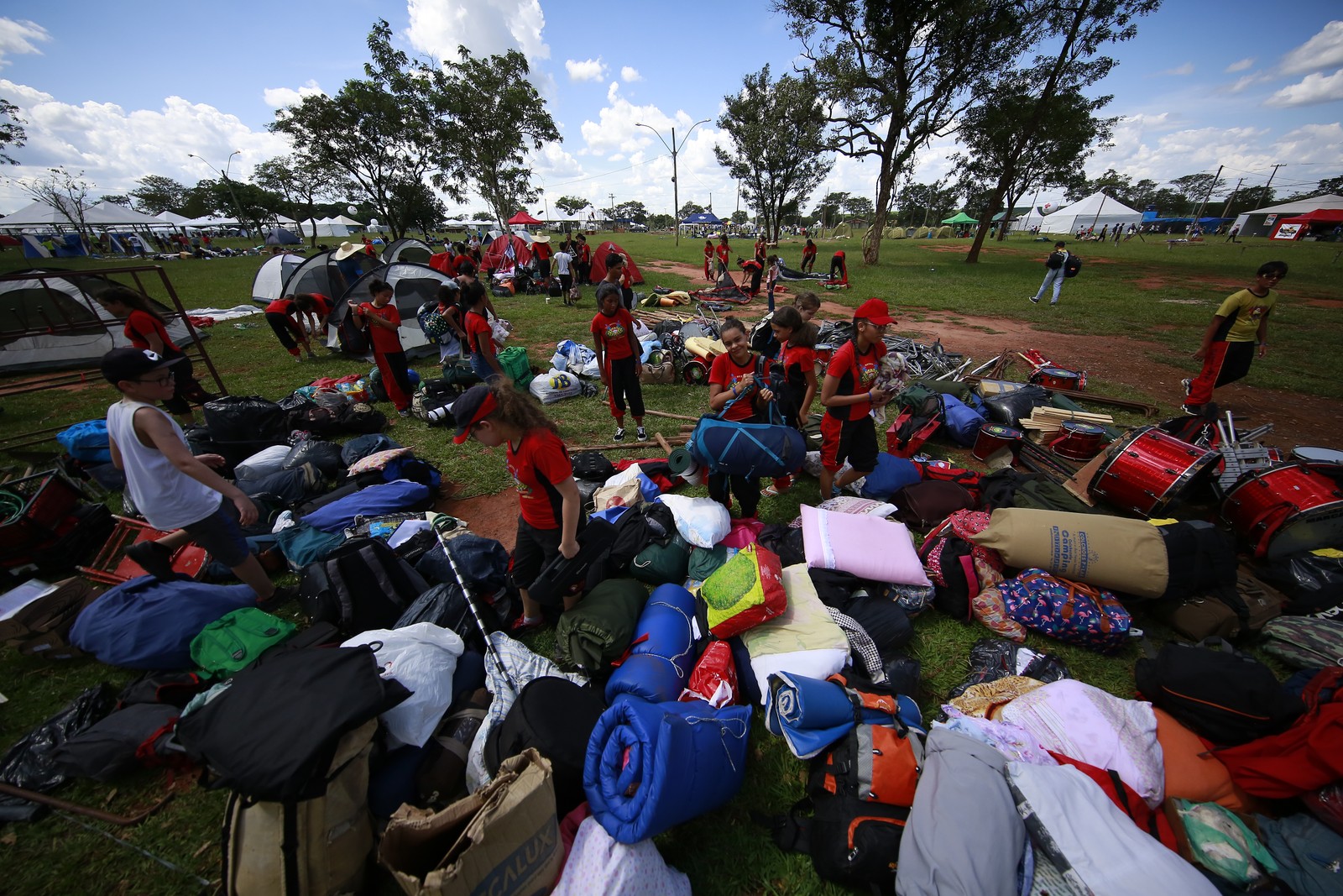 JOVEM DE JI-PARANÁ DEIXA TRABALHO PARA ACAMPAR COM 100 MIL ADVENTISTAS NO PARQUE DO PEÃO DE BARRETOS, SP - News Rondônia