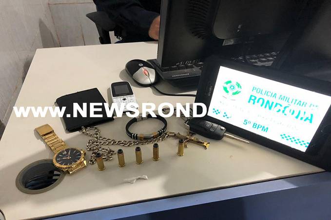 Polícia aborda carro e prende motorista com cinco munições e um invólucro de cocaína - News Rondônia