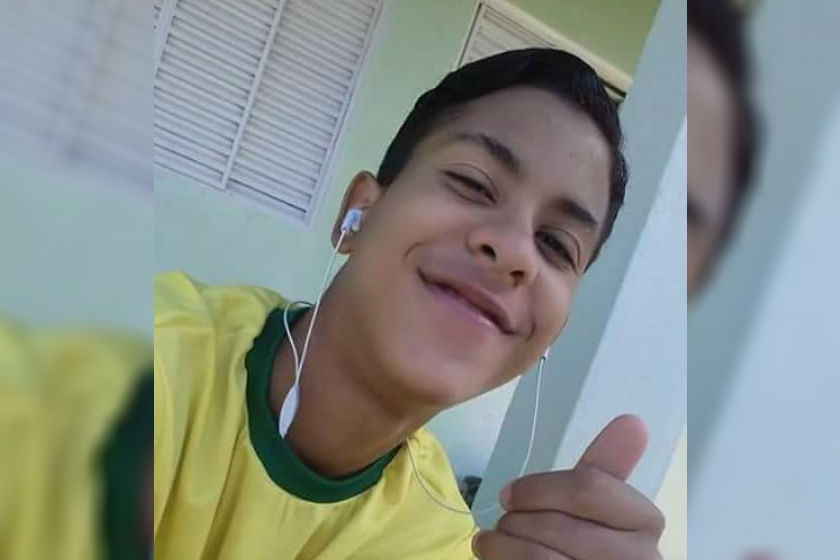 VÍDEO MOSTRA MENINO DE 14 ANOS SENDO APEDREJADO ATÉ A MORTE NO DF - News Rondônia