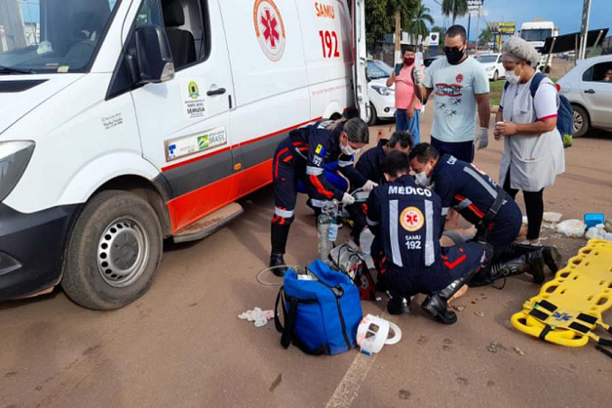 ATUALIZADA - Ciclista sobrevive após ser atropelada por caminhão trucado em Porto Velho - News Rondônia