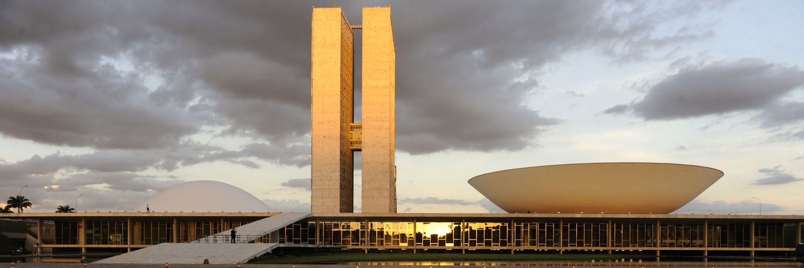 BOLSONARO DISTRIBUI VÍDEO POR WHATSAPP CONVOCANDO PARA ATO CONTRA O CONGRESSO - News Rondônia