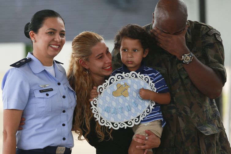 CORONAVÍRUS: BRASILEIROS DEIXAM QUARENTENA NA BASE AÉREA DE ANÁPOLIS - News Rondônia