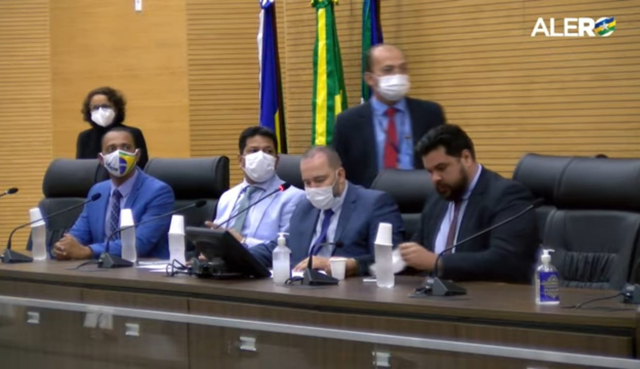 Presidente da ALE, Deputado Alex Redano, declara fim do mandado de Edson Martins e empossa Saulo Moreira, que já perdeu mandato antes de assumir - News Rondônia